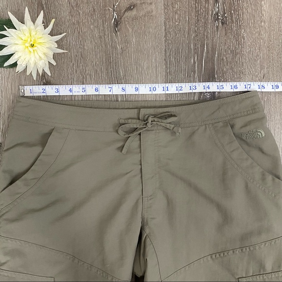 North Face Green Khaki Cargo Cropped Pants Plus - Picture 9 of 11